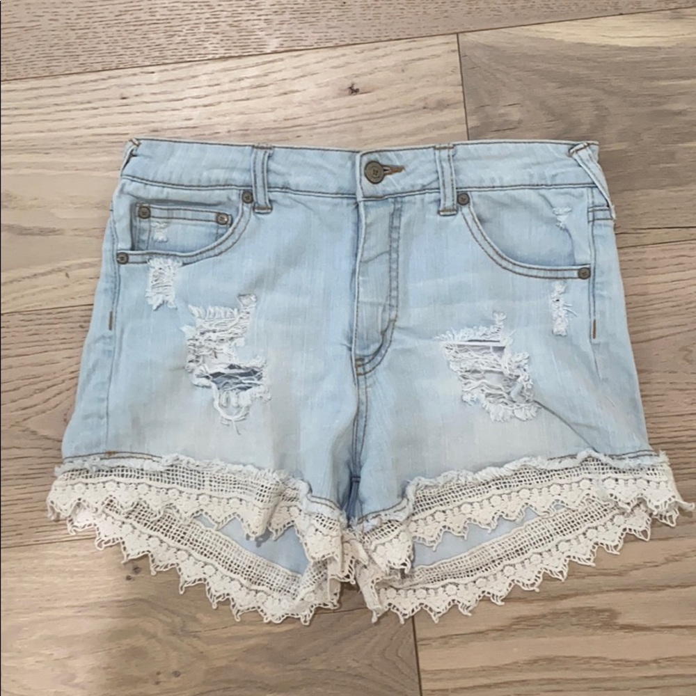 Distressed jean shorts - light wash